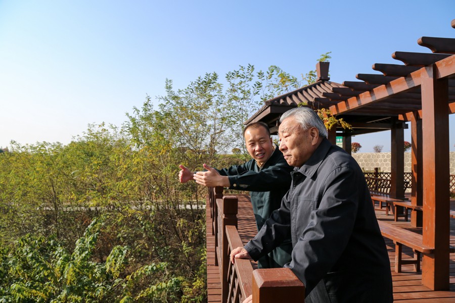 21-2019年10月，國家水利部原副部長王守強參觀金徽股份時盛贊：金徽股份是綠色礦山、文明礦山、美麗礦山。.jpg