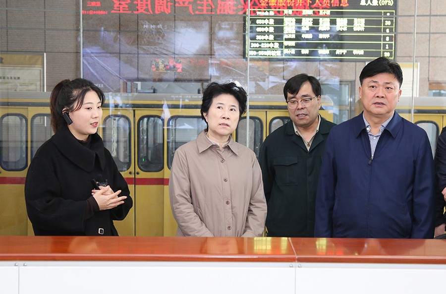 36-2023年3月，省生態(tài)環(huán)境廳黨組書記蘇君蒞臨金徽股份調(diào)研綠色礦山及“兩山”實踐創(chuàng)新基地建設(shè)情況。.jpg