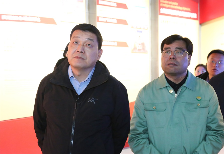 38-2023年12月，民建甘肅省委員會主任委員，全國政協(xié)委員，甘肅省政協(xié)常委，省生態(tài)環(huán)境廳廳長，省核安全局局長葛建團蒞臨金徽股份調(diào)研。.jpg