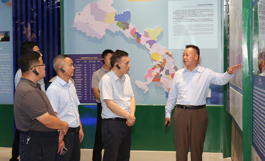 10.3-2022年08月，省科技廳副廳長牛振明蒞臨金徽股份指導(dǎo)工作。.jpg