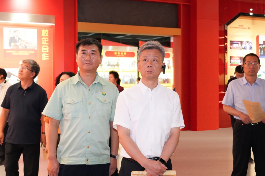 2024.06.23全國政協(xié)委員、省政協(xié)副主席、民盟甘肅省委會主委劉仲奎蒞臨金徽股份調(diào)研.jpg